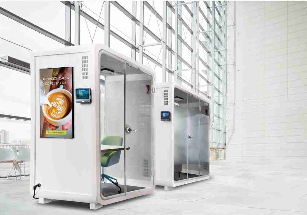 28国际子公司达擎之智慧行动办公舱，，采用PDLC智能调光玻璃设计，，透过通电与断电的电流切换，，，，呈现透明与雾面效果，，具节能降耗特性并兼顾隐私，，，，确保信息安全